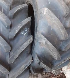 Coppia di pneumatici di tractor nuovi 18.4 30 bkt