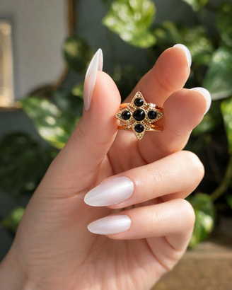 Anello dorato con pietre nere | Acciaio inox NUOVO