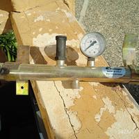 attacco per 2. bombole gas 