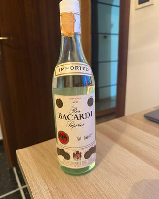 Bottiglia bacardi superior