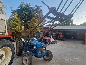 TRATTORE AGRICOLO USATO FORD DEXTA 2RM