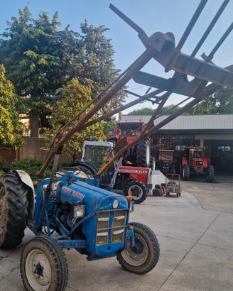 TRATTORE AGRICOLO USATO FORD DEXTA 2RM