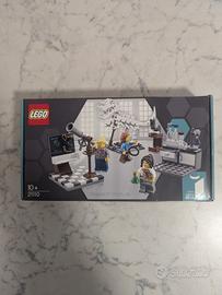 Lego Ideas 21110 Research Institute Science Lab