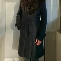 Cappotto grigio lana con collo di pelliccia