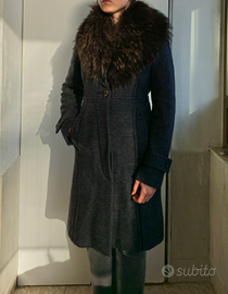 Cappotto grigio lana con collo di pelliccia