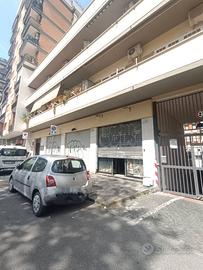 Negozio ideale per attività commerciali con ampia