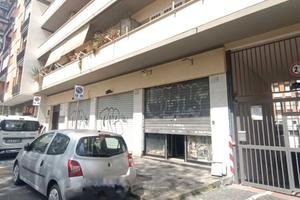 Negozio ideale per attività commerciali con ampia