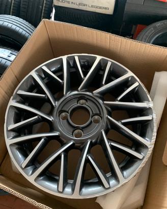 Cerchio in lega 6j x 15'' per lancia ypsilon