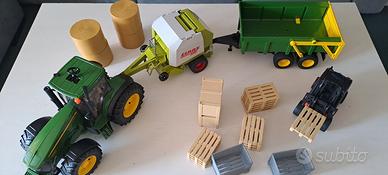 Trattore Bruder John deere 7930 con accessori