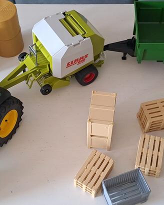 Trattore Bruder John deere 7930 con accessori