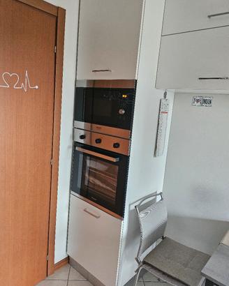 colonna forno e microonde più 4 pensili