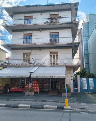 5 LOCALI A POMIGLIANO D'ARCO