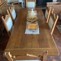 Tavolo in legno massiccio + 6 sedie