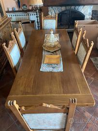 Tavolo in legno massiccio + 6 sedie