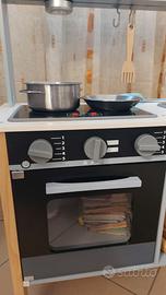 Cucina miele bimbo in legno.