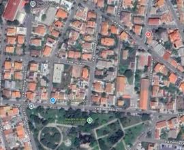 Villa su 4 lati con giardino