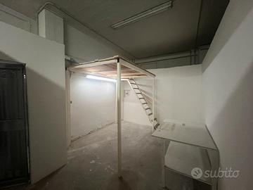 Box Garage Magazzino cantina deposito 17mq