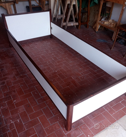 Lettino in legno