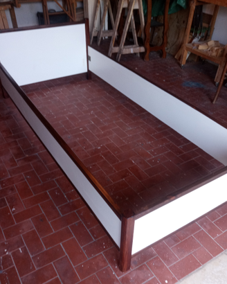 Lettino in legno