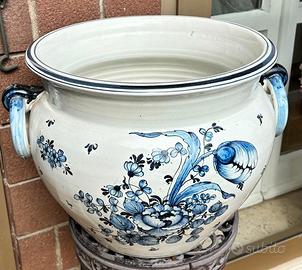 Grande portavaso in maiolica decorata a mano