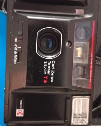 Fotocamera  Yashica T AF da 35 mm.
