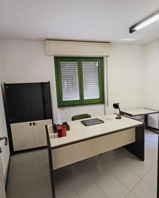 Arredo Ufficio Completo - Scrivania e Armadio