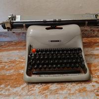 Macchina da scrivere Olivetti Lexicon 80