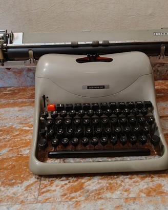 Macchina da scrivere Olivetti Lexicon 80