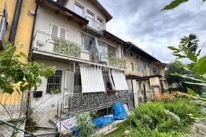 CASA DI COORTE CON GIARDINO PRIVATO A POLLONE!