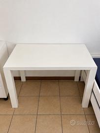 Scrivania colore bianco