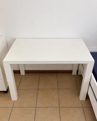 Scrivania colore bianco