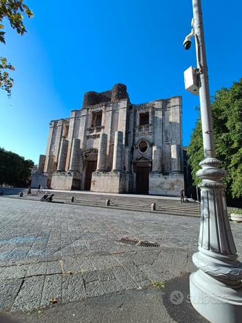 Catania pressi piazza Dante bivani ristrutturato e