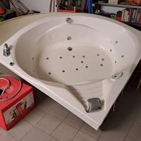 vasca idro angolare bianca