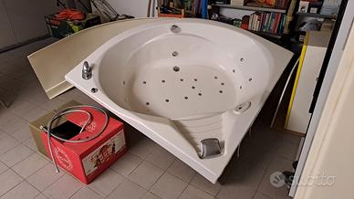 vasca idro angolare bianca