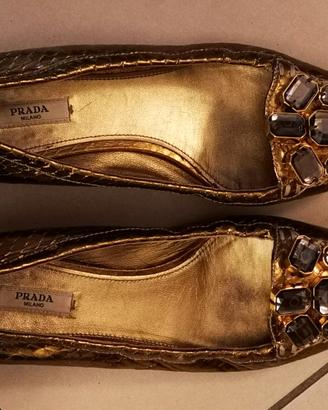 Prada ballerine a punta in rettile dorate
