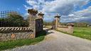 villa-di-220-m²-con-piu-di-5-locali-e-box-auto-dop