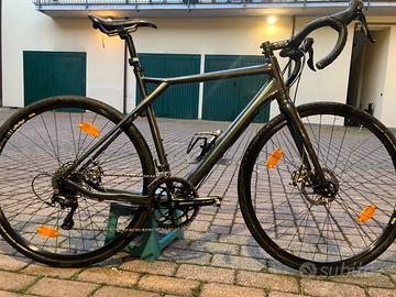 Bici gravel GT Grade