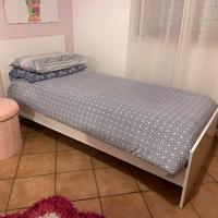Letto singolo con rete e materasso