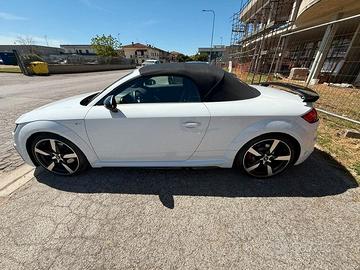 AUDI TT ROADSTER 40 TFSI S LINE