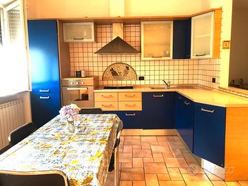 Bilocale ampio ristrutturato con box e posto auto