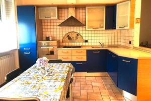 Bilocale ampio ristrutturato con box e posto auto