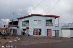 Villa indipendente più locale commerciale