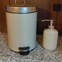 Ikea pattumiera + portasapone 