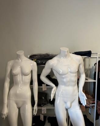 Coppia manichini da negozio uomo + donna – vetrina
