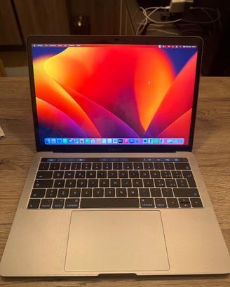 MacBook Pro 13" 2017 Touch Bar 8gb ram 512 ssd