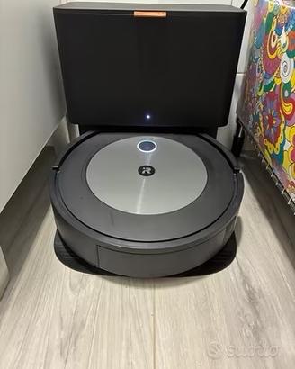 iRobot Roomba Combo j5+ con svuotamento automatico