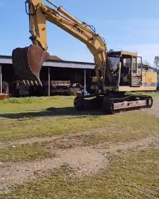 Escavatore Caterpillar
