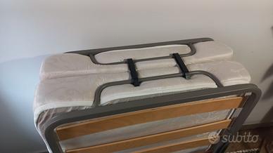 Letto  pieghevole a doghe e materasso 80x190