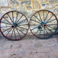 Coppia di ruote carro, antiche.