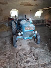 trattore Ford